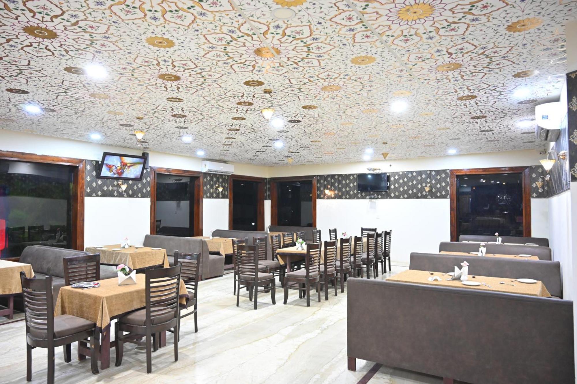 Orchha Club And Resort - Ocr Экстерьер фото