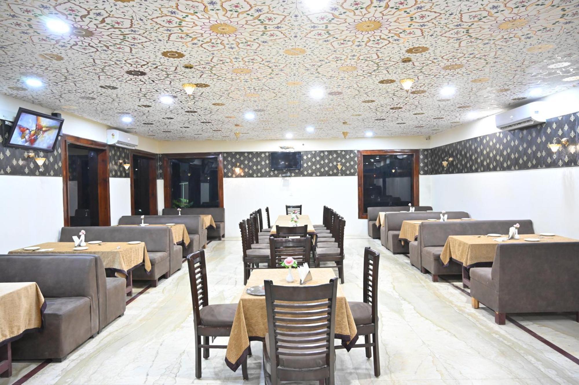 Orchha Club And Resort - Ocr Экстерьер фото